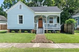 Downtown Mobile: Pet Friendly + 5m Walk