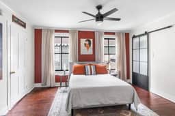 Downtown Mobile: Pet Friendly + 5m Walk