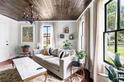 Downtown Mobile: Pet Friendly + 5m Walk